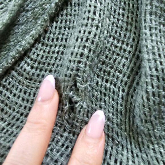 Free People Green Open Knit Lightweight Scarf Wrap Shawl Fringed Edges OS - Picture 6 of 10